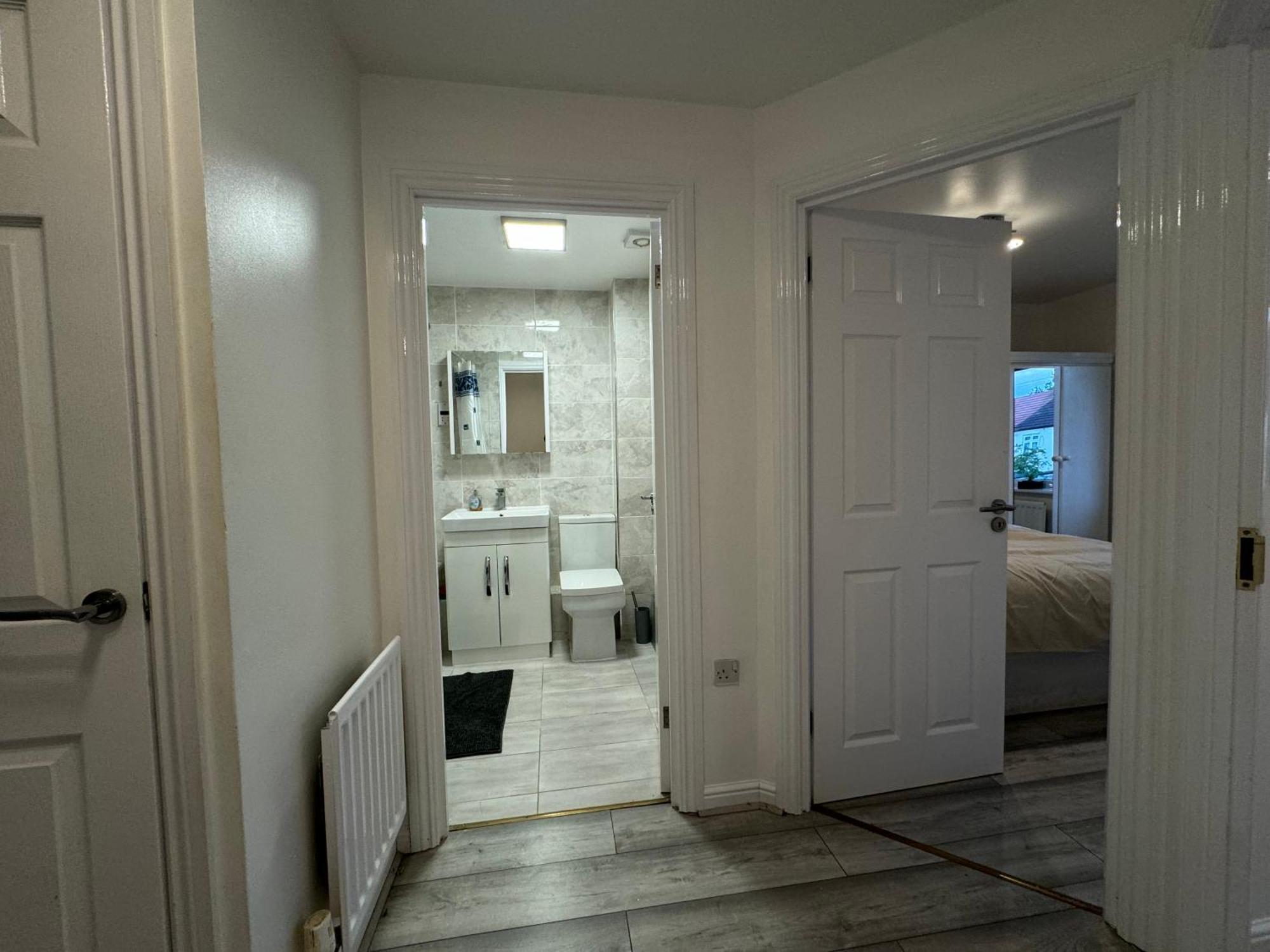 לונדון Spacious 3 Bedroom Home, With Private Driveway 5 Minutes From Excel Centre & Custom House מראה חיצוני תמונה