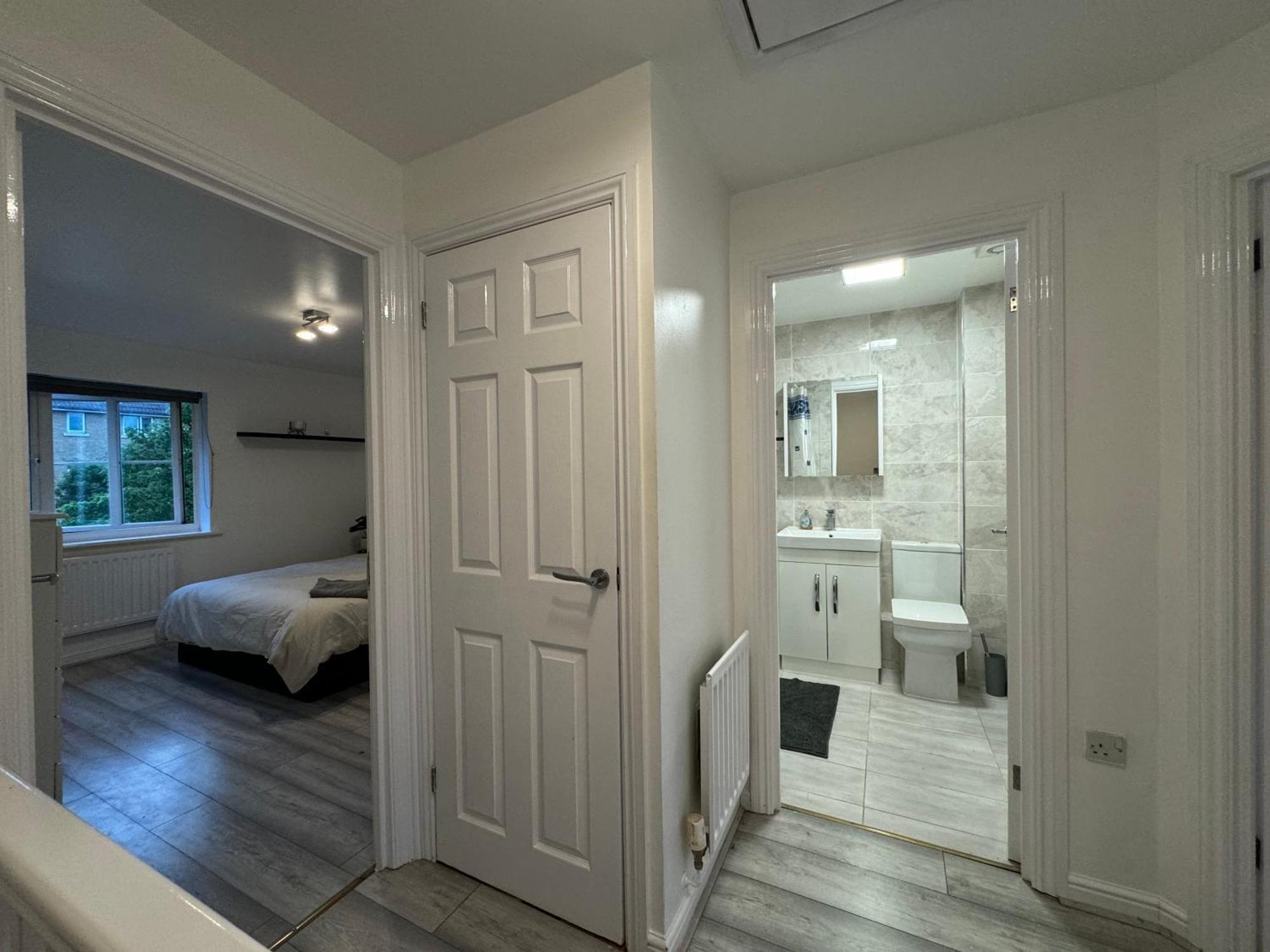 לונדון Spacious 3 Bedroom Home, With Private Driveway 5 Minutes From Excel Centre & Custom House מראה חיצוני תמונה