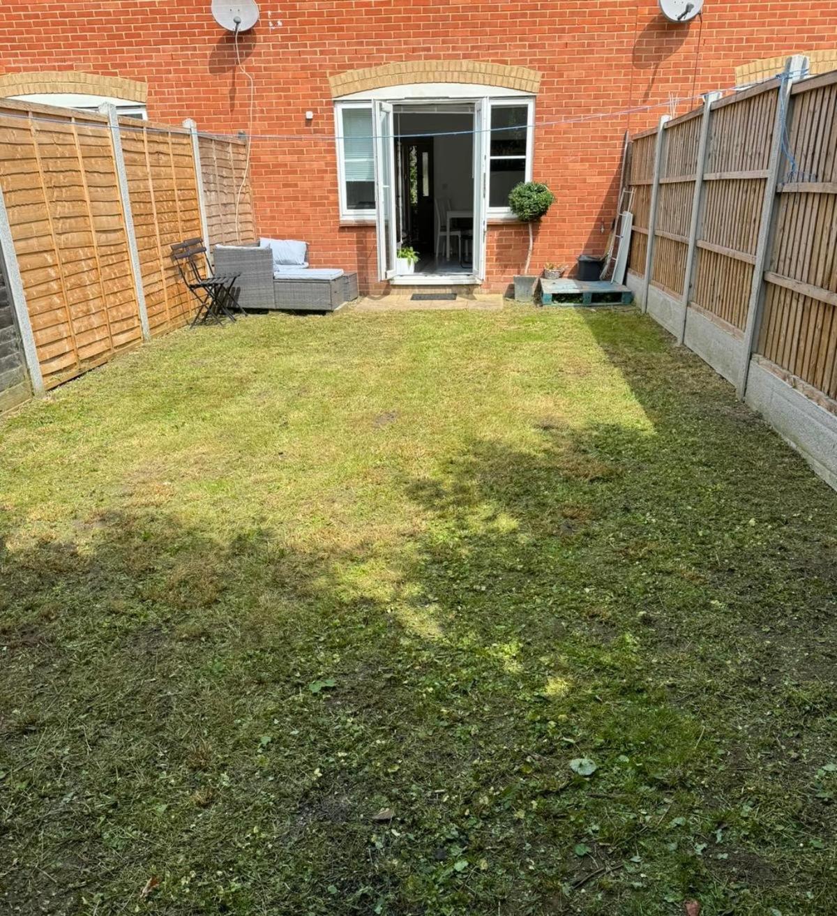 לונדון Spacious 3 Bedroom Home, With Private Driveway 5 Minutes From Excel Centre & Custom House מראה חיצוני תמונה